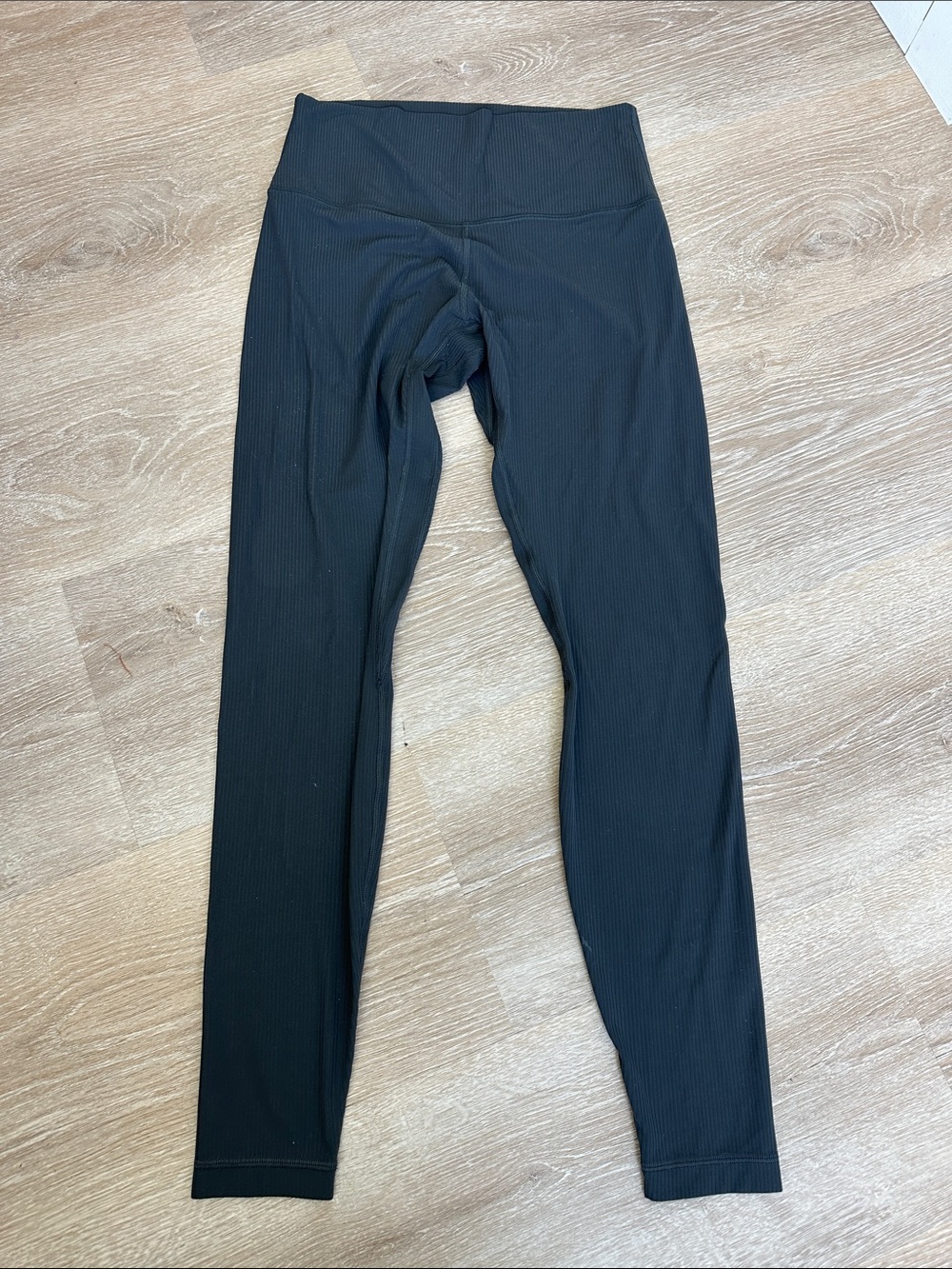 Lululemon Gray Ribbed Leggings Size 8 High Rise 27” Yoga Workout Pants Athletic